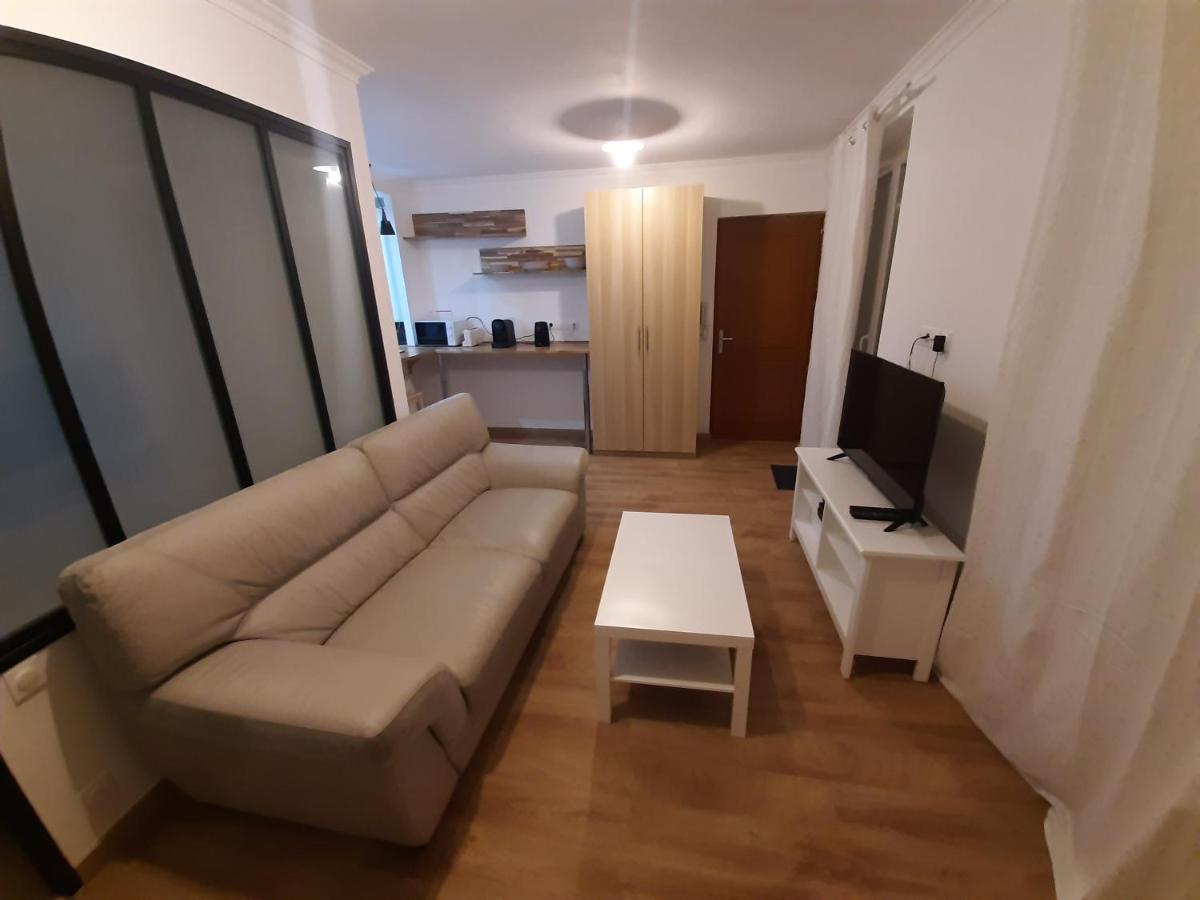 Appartement 2 Pieces, Proche Rer, Bus Et Chateau 랑부예 외부 사진